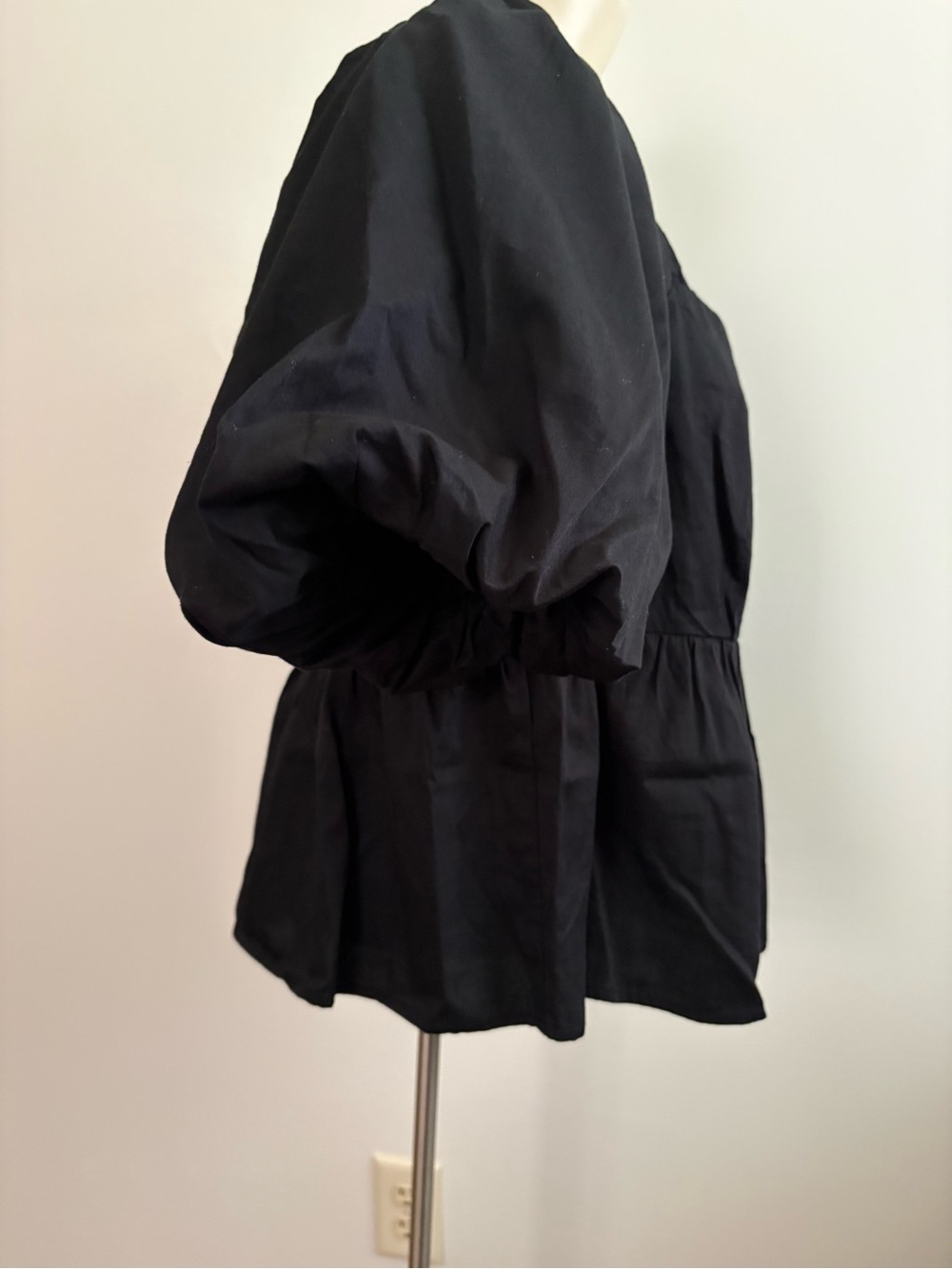NWT Old Navy Black Puff Sleeve Poplin Peplum Top Size Large - Picture 3 of 13